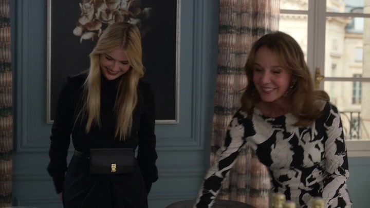 Emily_in_Paris_S02E04_WEBRip_x264-ION10_0256.jpg Emily_in_Paris_S02E04_WEBRip_x264-ION10_0256.jpg