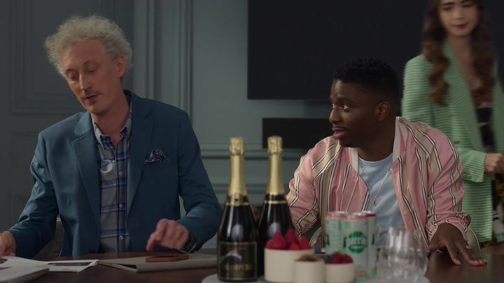 Emily_in_Paris_S02E04_WEBRip_x264-ION10_0277.jpg Emily_in_Paris_S02E04_WEBRip_x264-ION10_0277.jpg