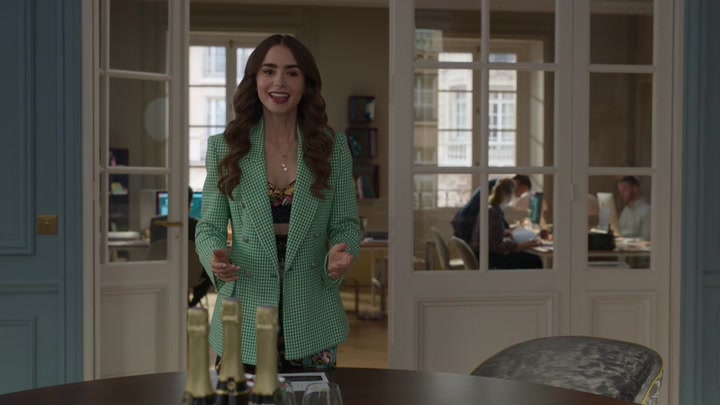 Emily_in_Paris_S02E04_WEBRip_x264-ION10_0291.jpg Emily_in_Paris_S02E04_WEBRip_x264-ION10_0291.jpg