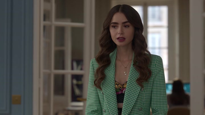 Emily_in_Paris_S02E04_WEBRip_x264-ION10_0301.jpg