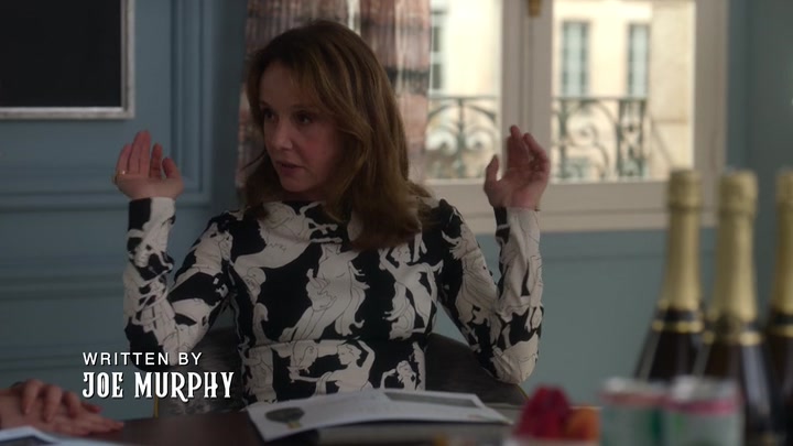 Emily_in_Paris_S02E04_WEBRip_x264-ION10_0309.jpg