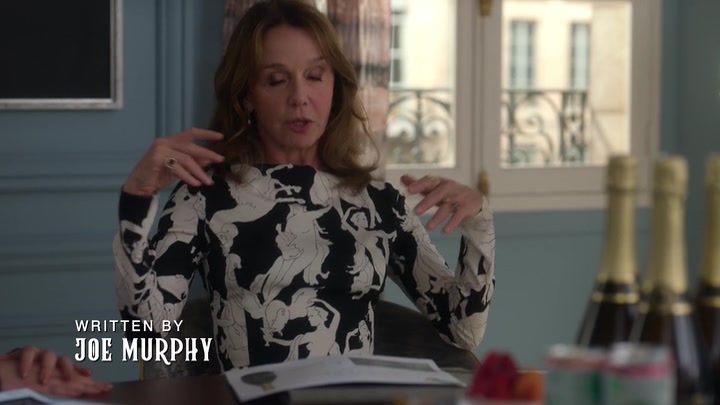 Emily_in_Paris_S02E04_WEBRip_x264-ION10_0310.jpg