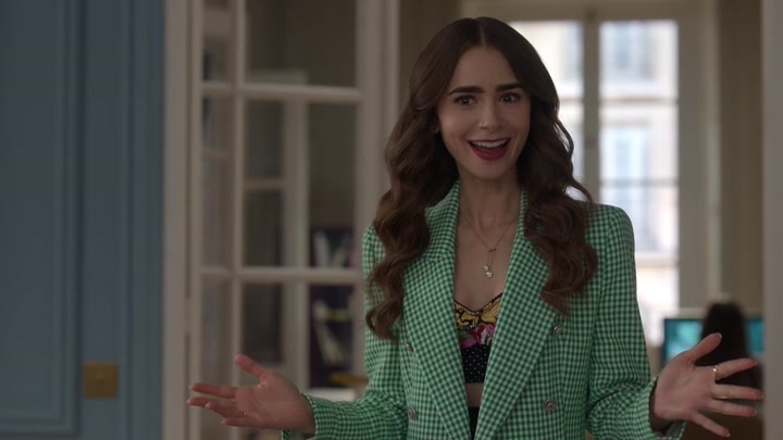 Emily_in_Paris_S02E04_WEBRip_x264-ION10_0334.jpg