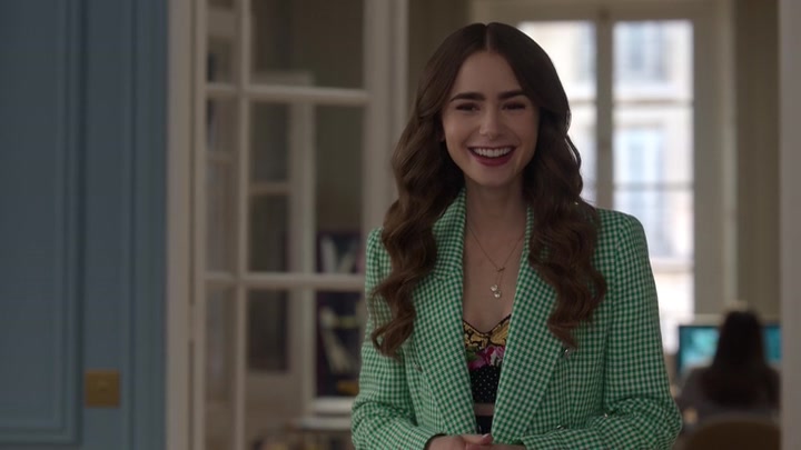 Emily_in_Paris_S02E04_WEBRip_x264-ION10_0335.jpg