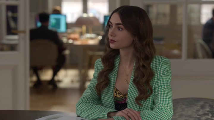 Emily_in_Paris_S02E04_WEBRip_x264-ION10_0352.jpg