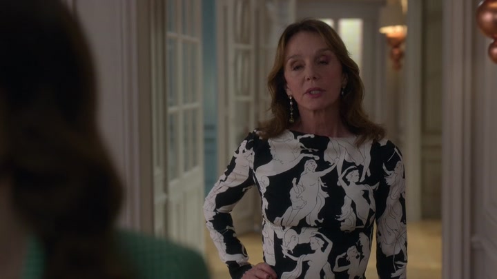 Emily_in_Paris_S02E04_WEBRip_x264-ION10_0382.jpg