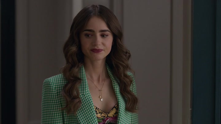 Emily_in_Paris_S02E04_WEBRip_x264-ION10_0408.jpg