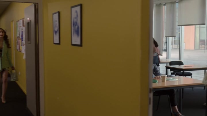 Emily_in_Paris_S02E04_WEBRip_x264-ION10_0414.jpg Emily_in_Paris_S02E04_WEBRip_x264-ION10_0414.jpg