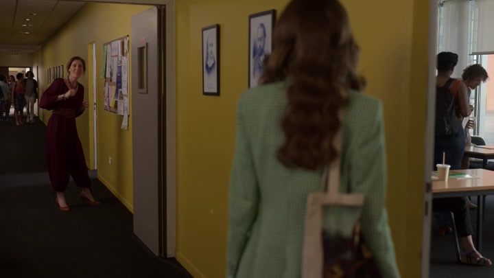 Emily_in_Paris_S02E04_WEBRip_x264-ION10_0423.jpg Emily_in_Paris_S02E04_WEBRip_x264-ION10_0423.jpg