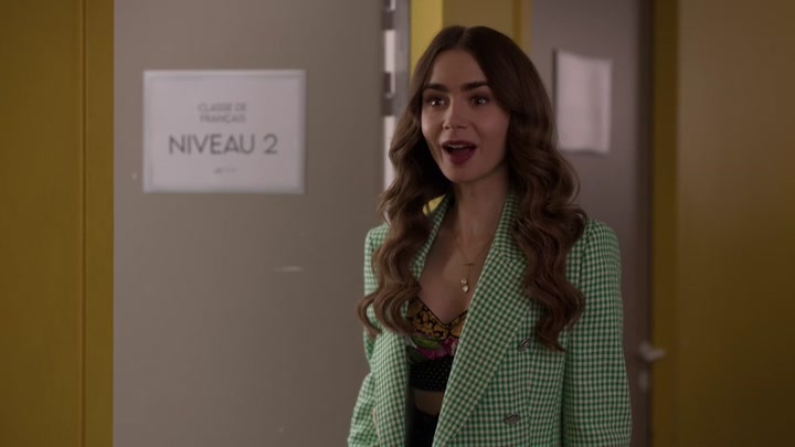 Emily_in_Paris_S02E04_WEBRip_x264-ION10_0435.jpg