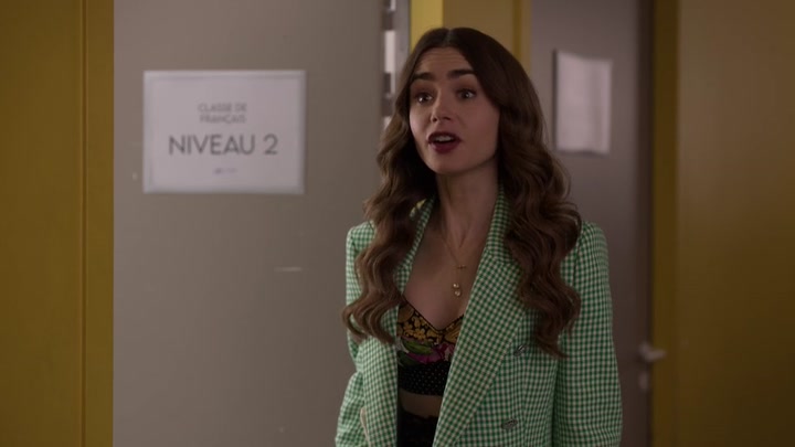Emily_in_Paris_S02E04_WEBRip_x264-ION10_0440.jpg