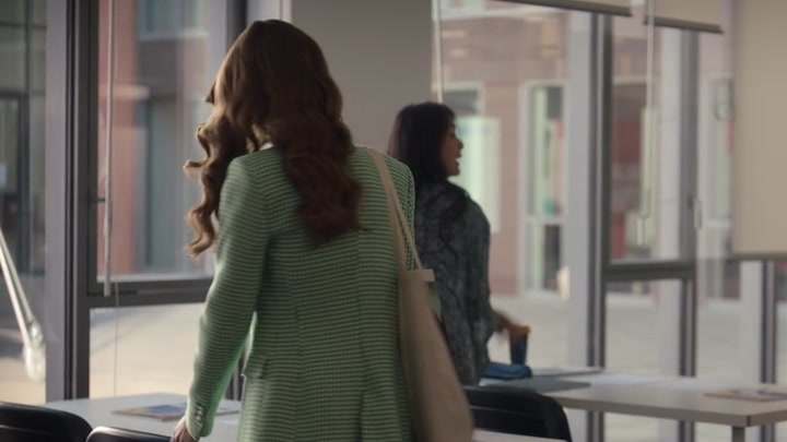 Emily_in_Paris_S02E04_WEBRip_x264-ION10_0465.jpg Emily_in_Paris_S02E04_WEBRip_x264-ION10_0465.jpg
