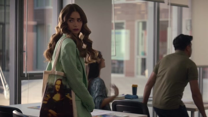 Emily_in_Paris_S02E04_WEBRip_x264-ION10_0472.jpg Emily_in_Paris_S02E04_WEBRip_x264-ION10_0472.jpg