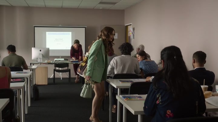 Emily_in_Paris_S02E04_WEBRip_x264-ION10_0483.jpg Emily_in_Paris_S02E04_WEBRip_x264-ION10_0483.jpg