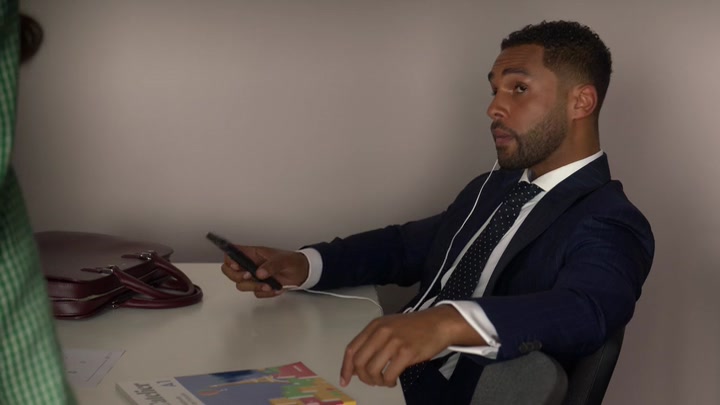 Emily_in_Paris_S02E04_WEBRip_x264-ION10_0484.jpg Emily_in_Paris_S02E04_WEBRip_x264-ION10_0484.jpg