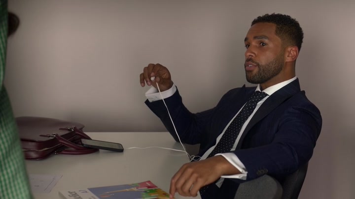 Emily_in_Paris_S02E04_WEBRip_x264-ION10_0495.jpg Emily_in_Paris_S02E04_WEBRip_x264-ION10_0495.jpg