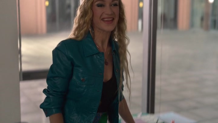 Emily_in_Paris_S02E04_WEBRip_x264-ION10_0520.jpg Emily_in_Paris_S02E04_WEBRip_x264-ION10_0520.jpg