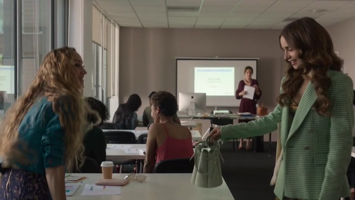 Emily_in_Paris_S02E04_WEBRip_x264-ION10_0540.jpg Emily_in_Paris_S02E04_WEBRip_x264-ION10_0540.jpg