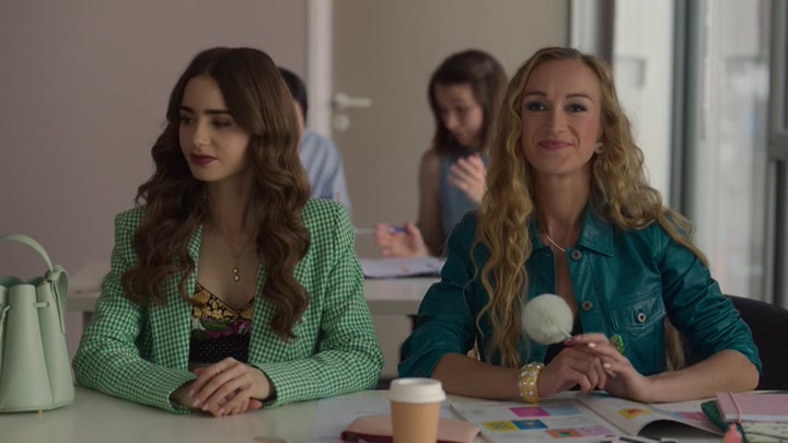 Emily_in_Paris_S02E04_WEBRip_x264-ION10_0548.jpg
