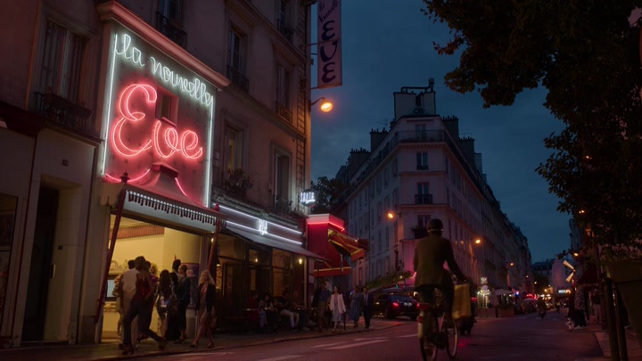 Emily_in_Paris_S02E04_WEBRip_x264-ION10_0556.jpg Emily_in_Paris_S02E04_WEBRip_x264-ION10_0556.jpg