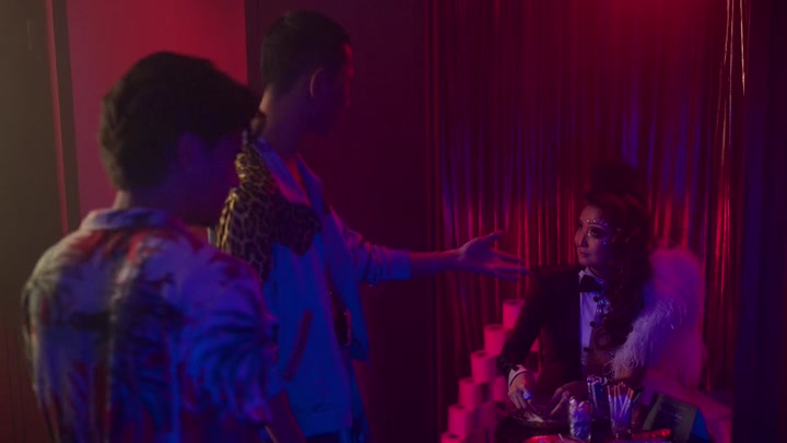 Emily_in_Paris_S02E04_WEBRip_x264-ION10_0566.jpg Emily_in_Paris_S02E04_WEBRip_x264-ION10_0566.jpg
