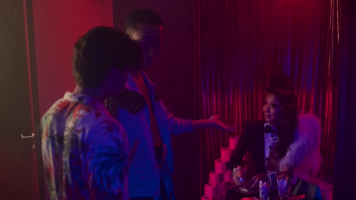 Emily_in_Paris_S02E04_WEBRip_x264-ION10_0568.jpg Emily_in_Paris_S02E04_WEBRip_x264-ION10_0568.jpg