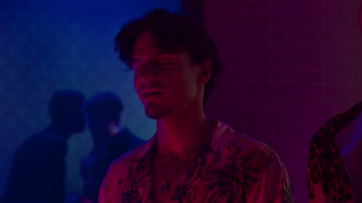 Emily_in_Paris_S02E04_WEBRip_x264-ION10_0623.jpg Emily_in_Paris_S02E04_WEBRip_x264-ION10_0623.jpg