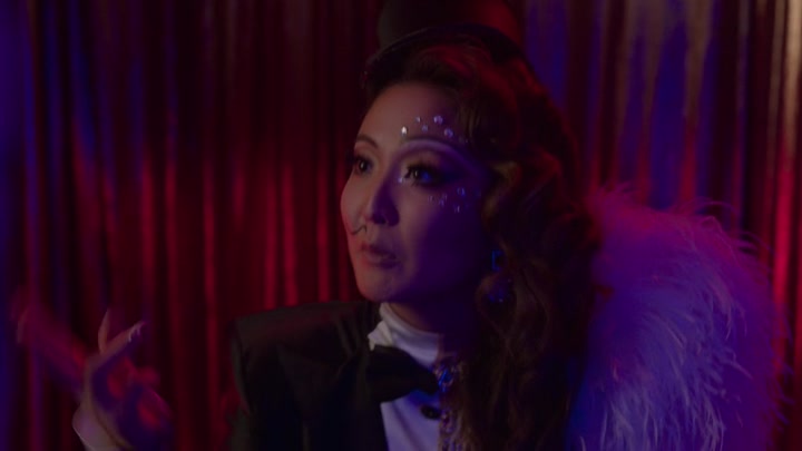 Emily_in_Paris_S02E04_WEBRip_x264-ION10_0664.jpg