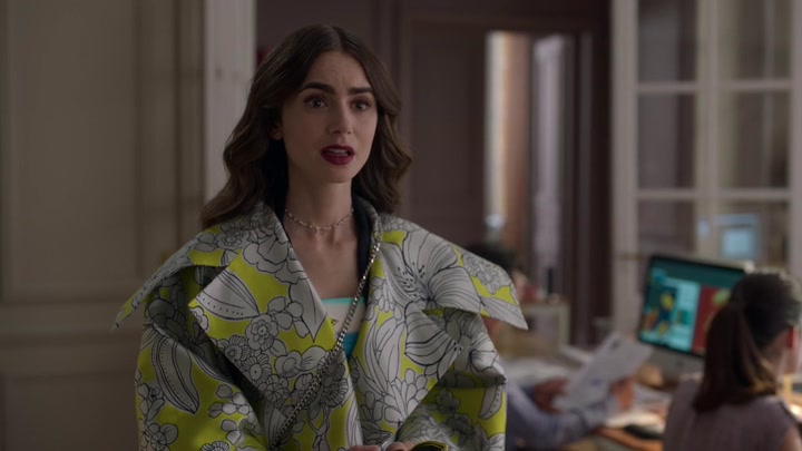 Emily_in_Paris_S02E04_WEBRip_x264-ION10_0732.jpg