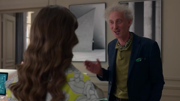 Emily_in_Paris_S02E04_WEBRip_x264-ION10_0749.jpg