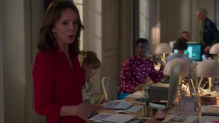 Emily_in_Paris_S02E04_WEBRip_x264-ION10_0776.jpg Emily_in_Paris_S02E04_WEBRip_x264-ION10_0776.jpg