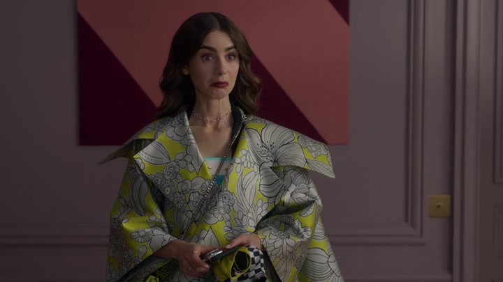 Emily_in_Paris_S02E04_WEBRip_x264-ION10_0805.jpg