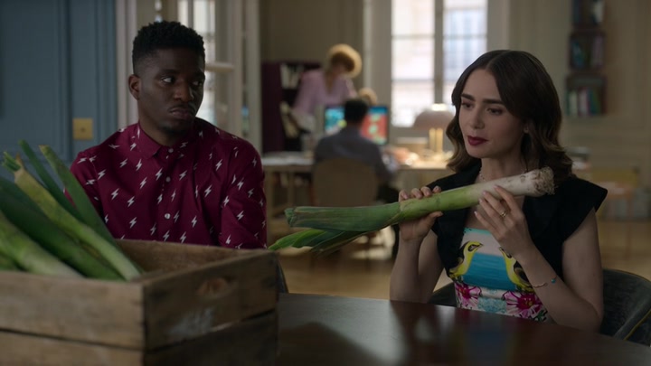 Emily_in_Paris_S02E04_WEBRip_x264-ION10_0824.jpg Emily_in_Paris_S02E04_WEBRip_x264-ION10_0824.jpg