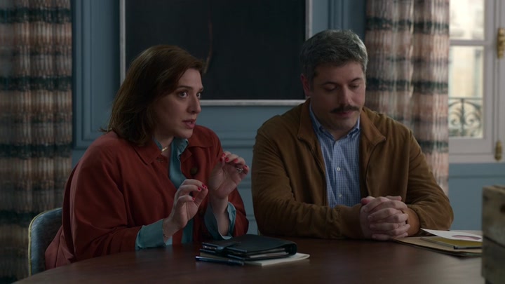 Emily_in_Paris_S02E04_WEBRip_x264-ION10_0833.jpg