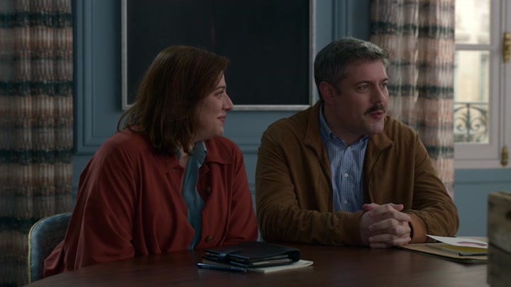 Emily_in_Paris_S02E04_WEBRip_x264-ION10_0870.jpg