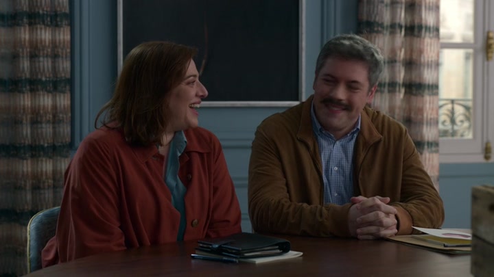 Emily_in_Paris_S02E04_WEBRip_x264-ION10_0871.jpg