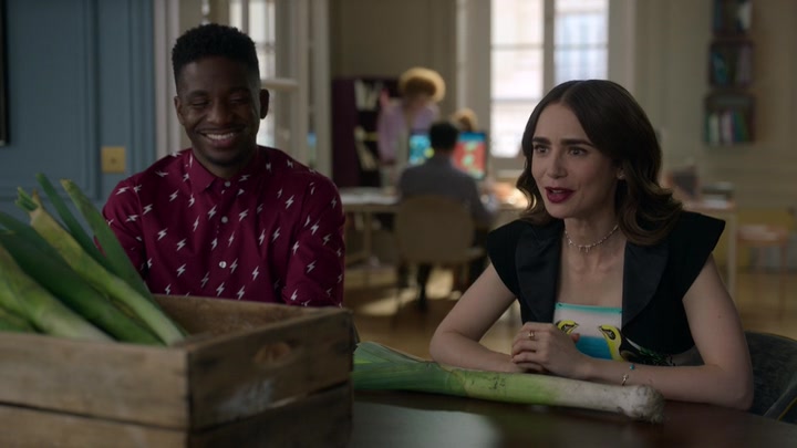 Emily_in_Paris_S02E04_WEBRip_x264-ION10_0873.jpg