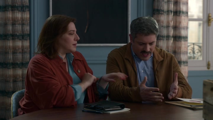 Emily_in_Paris_S02E04_WEBRip_x264-ION10_0882.jpg