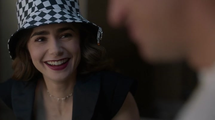 Emily_in_Paris_S02E04_WEBRip_x264-ION10_1023.jpg Emily_in_Paris_S02E04_WEBRip_x264-ION10_1023.jpg