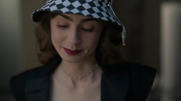 Emily_in_Paris_S02E04_WEBRip_x264-ION10_1048.jpg