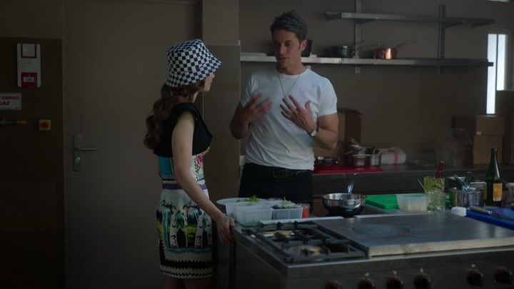 Emily_in_Paris_S02E04_WEBRip_x264-ION10_1058.jpg Emily_in_Paris_S02E04_WEBRip_x264-ION10_1058.jpg