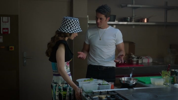 Emily_in_Paris_S02E04_WEBRip_x264-ION10_1066.jpg Emily_in_Paris_S02E04_WEBRip_x264-ION10_1066.jpg