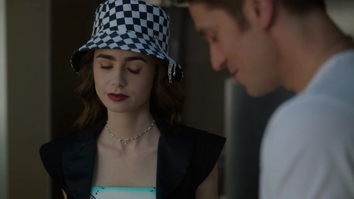 Emily_in_Paris_S02E04_WEBRip_x264-ION10_1072.jpg Emily_in_Paris_S02E04_WEBRip_x264-ION10_1072.jpg