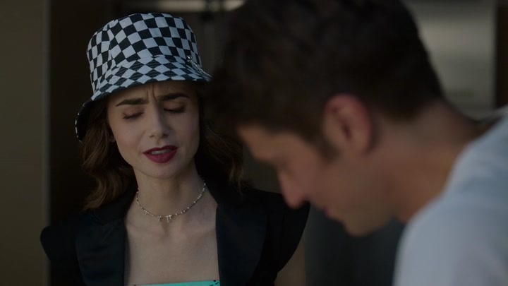 Emily_in_Paris_S02E04_WEBRip_x264-ION10_1093.jpg