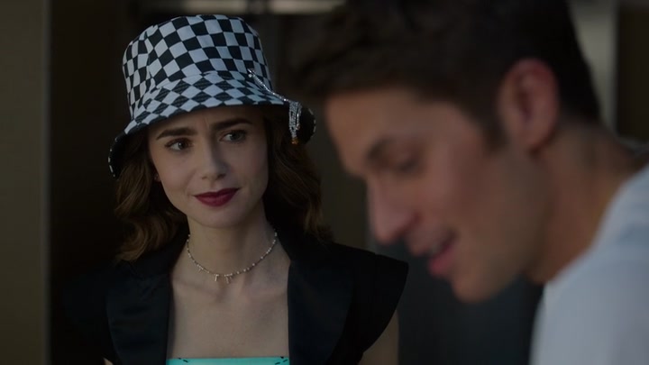 Emily_in_Paris_S02E04_WEBRip_x264-ION10_1096.jpg