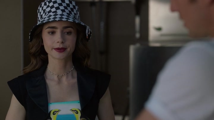 Emily_in_Paris_S02E04_WEBRip_x264-ION10_1143.jpg