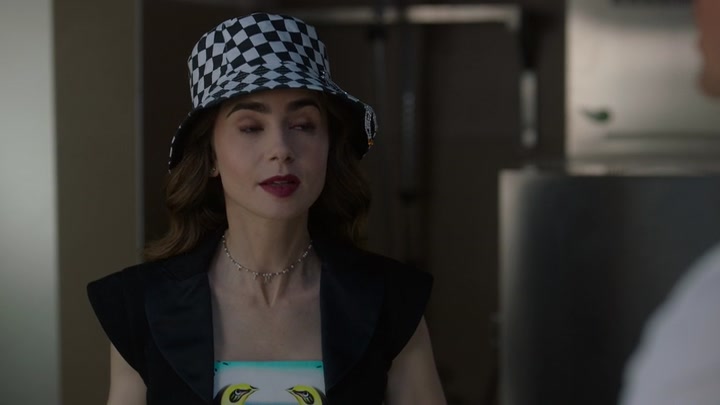 Emily_in_Paris_S02E04_WEBRip_x264-ION10_1156.jpg