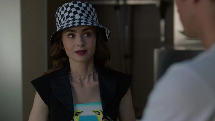 Emily_in_Paris_S02E04_WEBRip_x264-ION10_1186.jpg