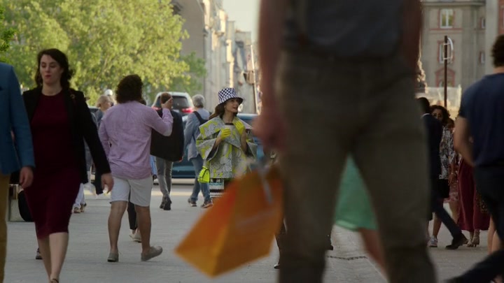 Emily_in_Paris_S02E04_WEBRip_x264-ION10_1214.jpg Emily_in_Paris_S02E04_WEBRip_x264-ION10_1214.jpg