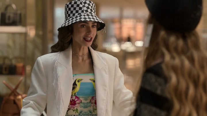 Emily_in_Paris_S02E04_WEBRip_x264-ION10_1303.jpg